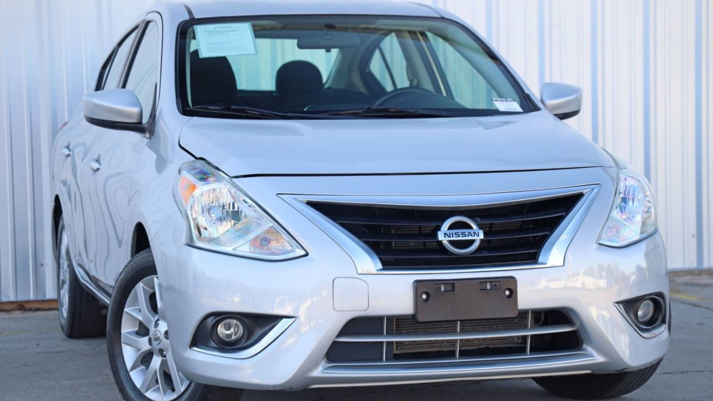 2018 nissan versa sv