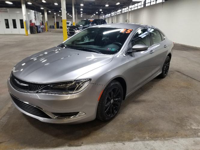 used 2015 chrysler 200 limited hollidaysburg, pa 16648 for sale in hollidaysburg, pennsylvania