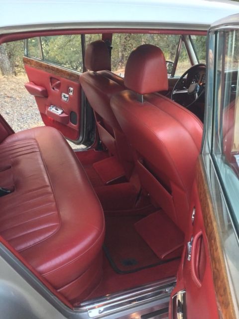 this rr has been well maintained, always garaged indoors & regularly serviced