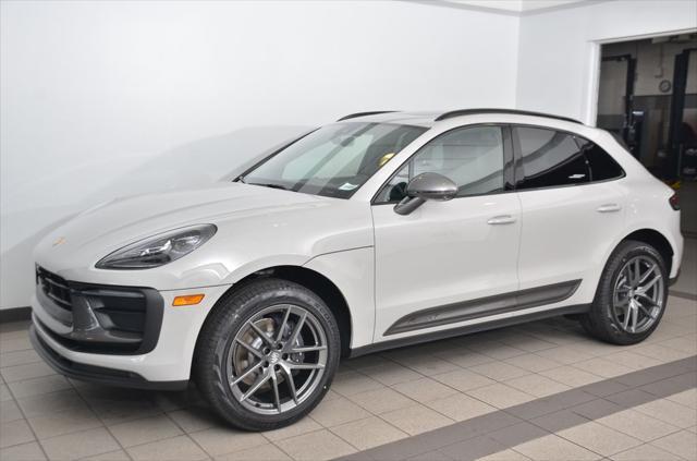 2024 porsche macan base