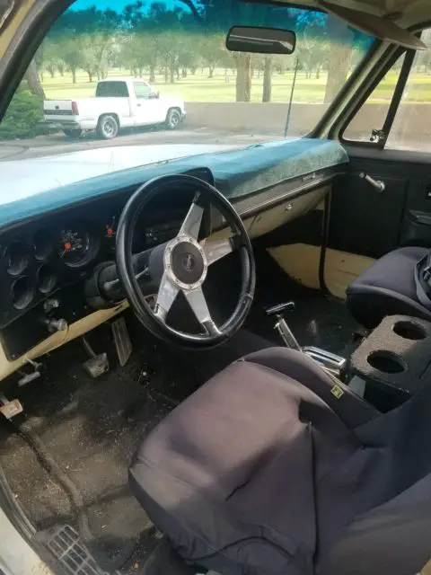 true short bed pickup, 350 auto, electronic ignition, intake, headers, carbureto