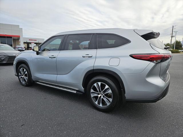 2022 toyota highlander xle