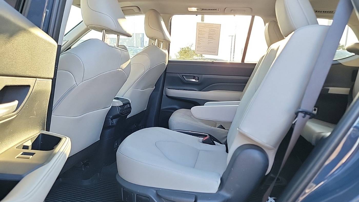 2024 toyota grand highlander platinum