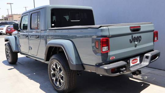 2024 Jeep Gladiator