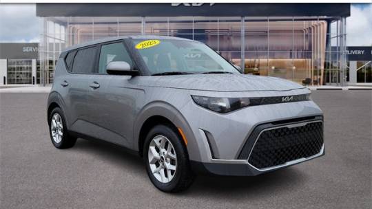 2023 kia soul lx