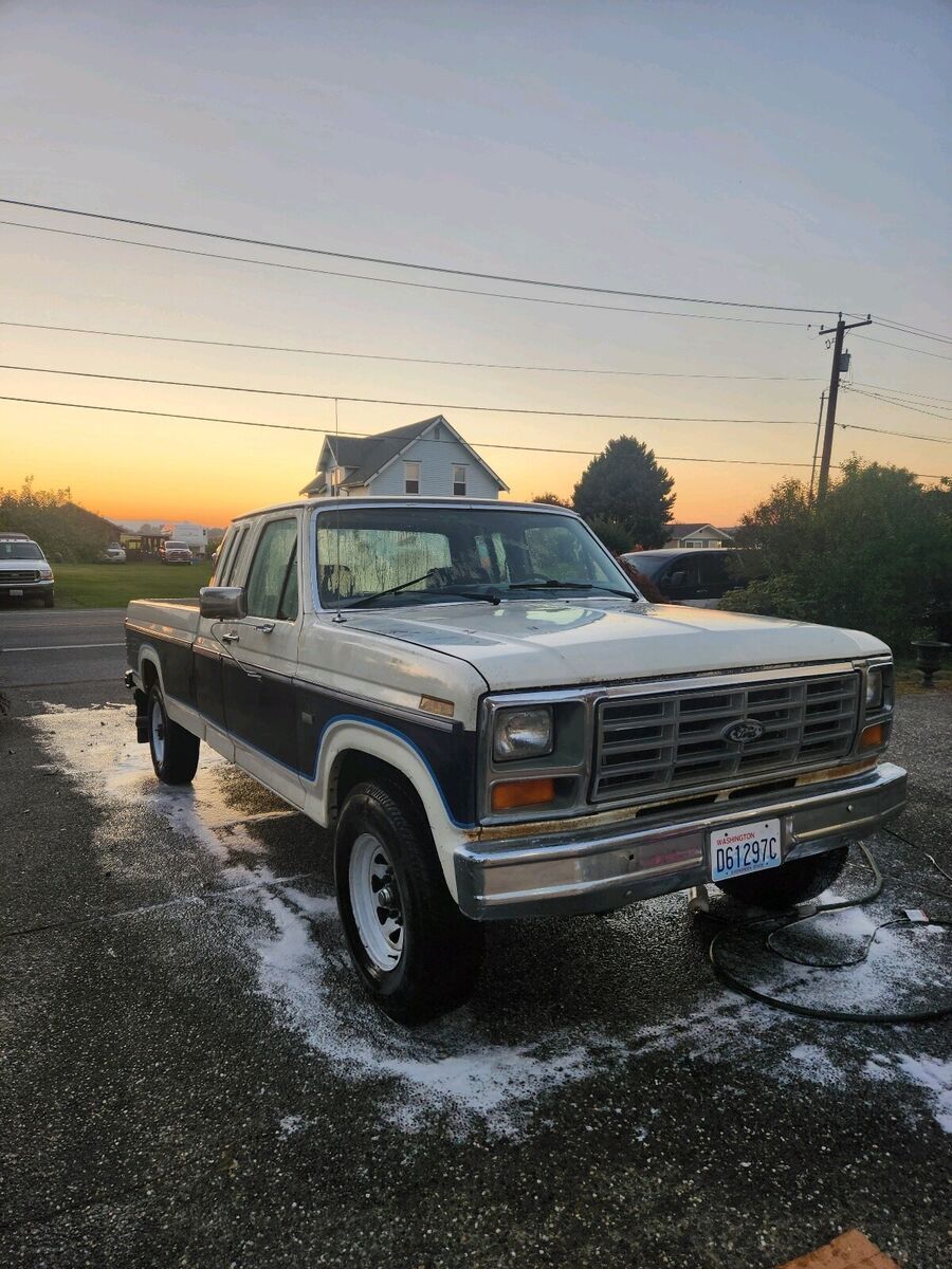 1985 ford f-250 pickup white rwd manual