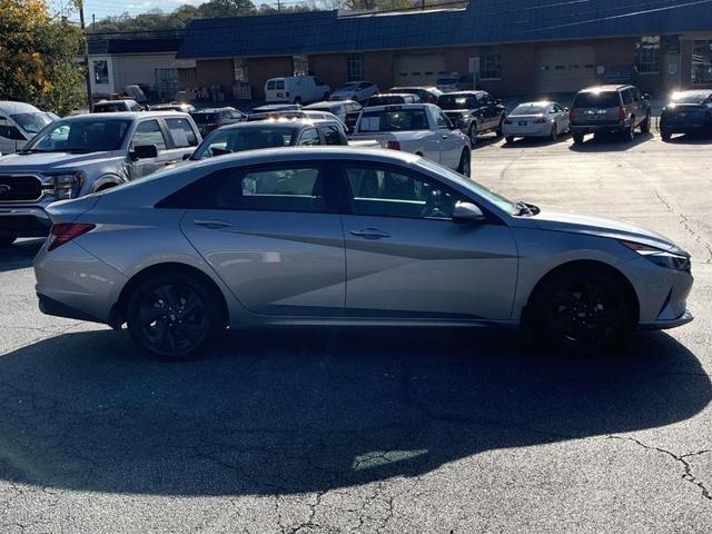 2022 hyundai elantra sel