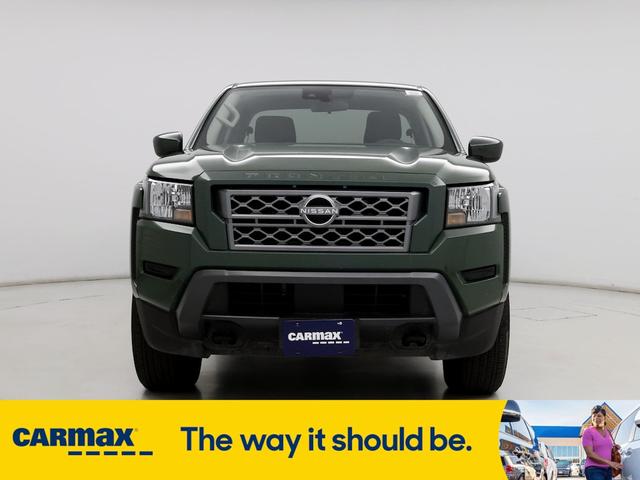2022 nissan frontier sv