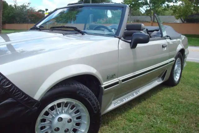 1990 ford mustang gt convertible 2-door 5.0l