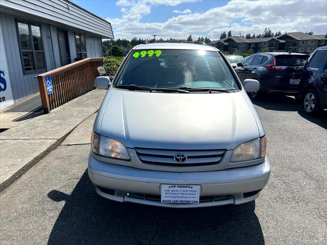2002 toyota sienna le