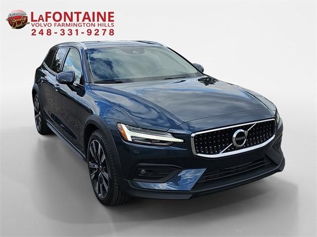 2021 volvo v60 cross country t5