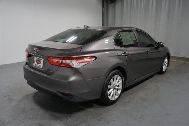 2020 toyota camry le