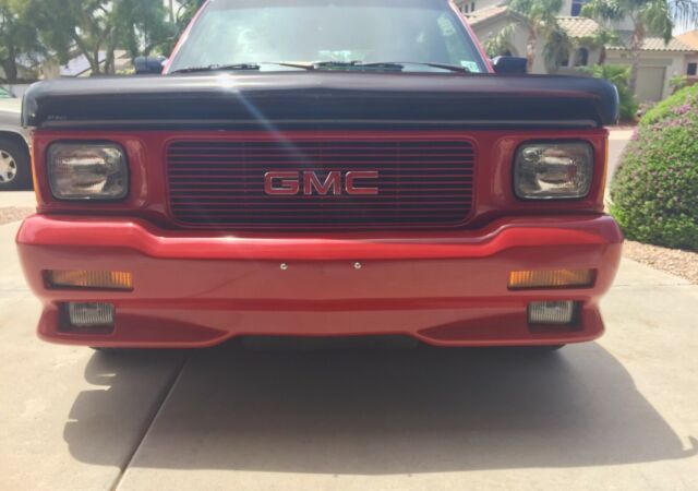 gmc typhoon solid red like new