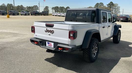 2024 Jeep Gladiator