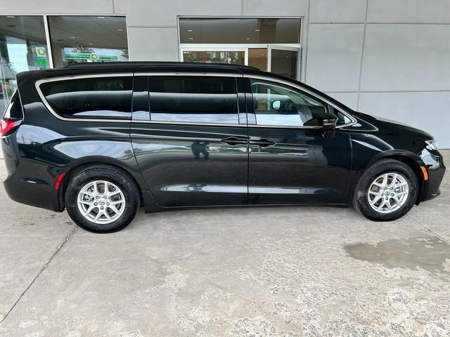 2022 chrysler pacifica touring-l