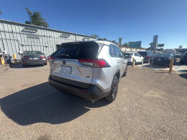 2020 toyota rav4 le