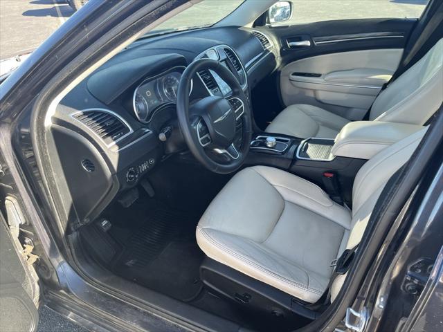 2018 chrysler 300 touring