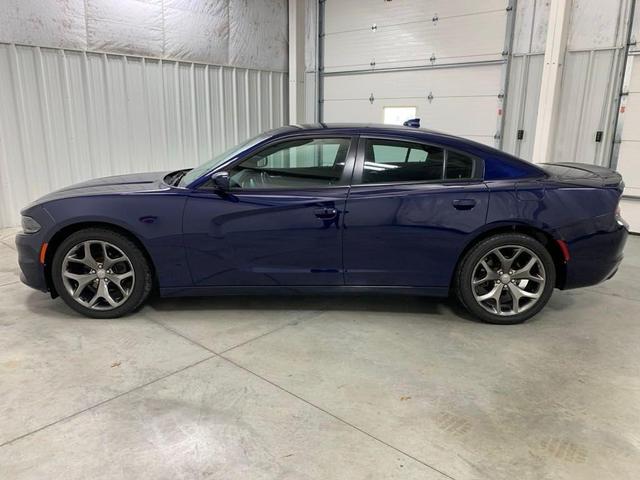 2016 dodge charger sxt