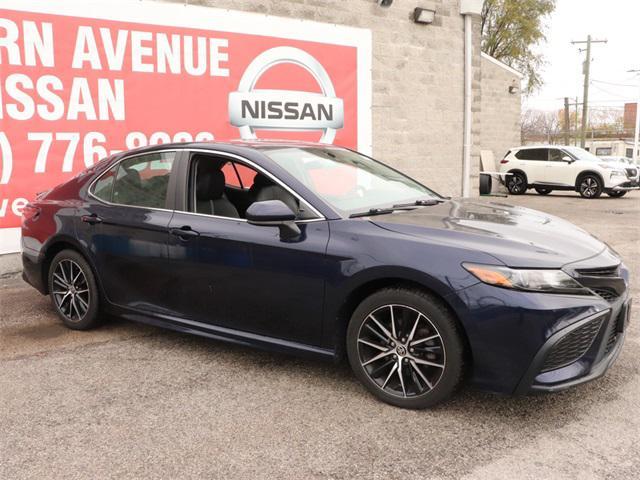 2021 toyota camry se