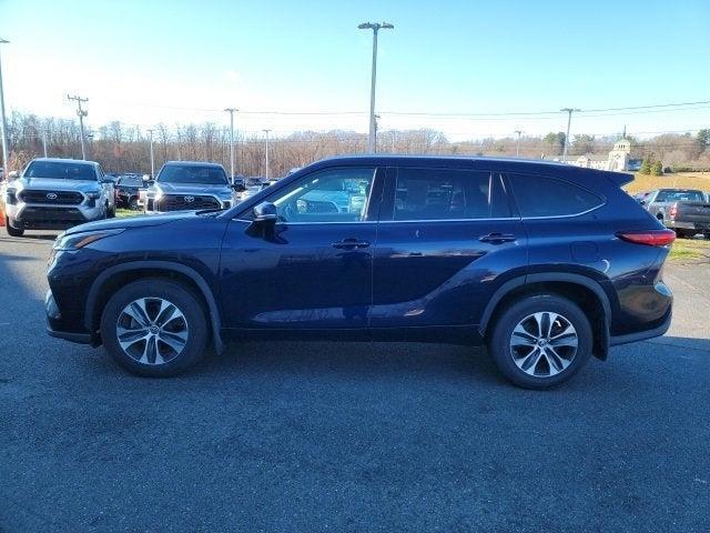 2021 toyota highlander xle