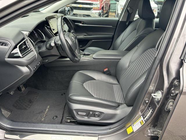 2022 toyota camry se