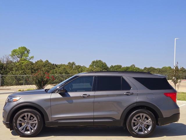 2023 ford explorer xlt