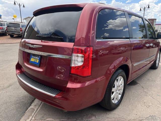 2016 chrysler town & country touring