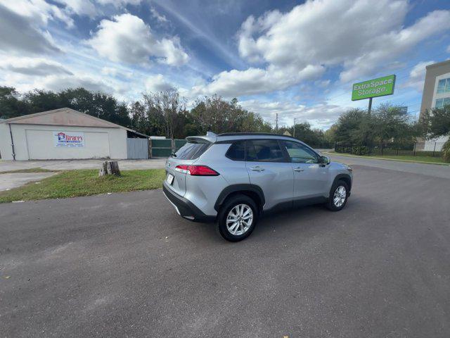 2024 toyota corolla cross le
