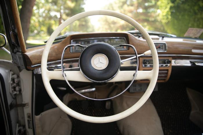 1960 mercedes-benz 220se 2.2-liter for sale in new york, new york