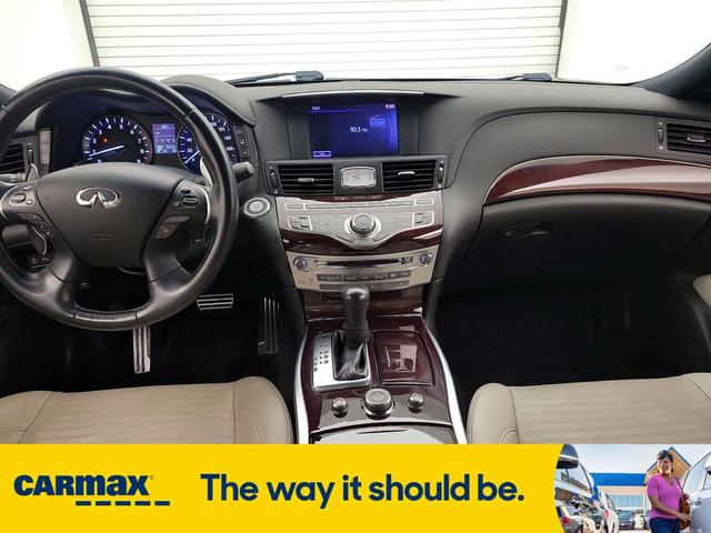 2013 infiniti m56