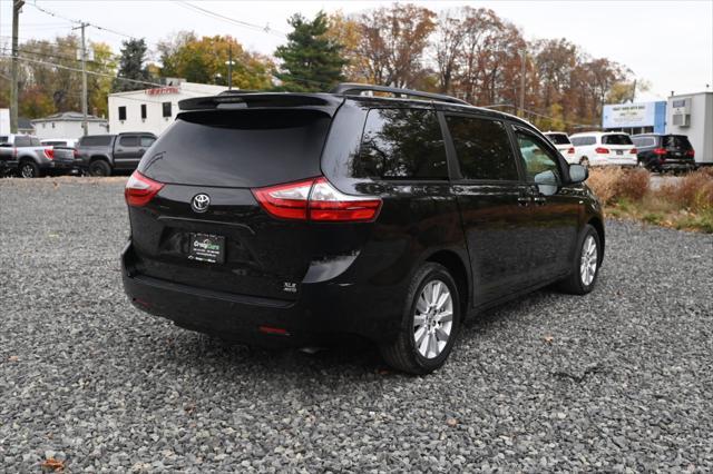 2017 toyota sienna xle