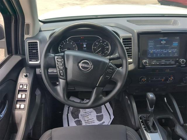 2022 nissan frontier sv
