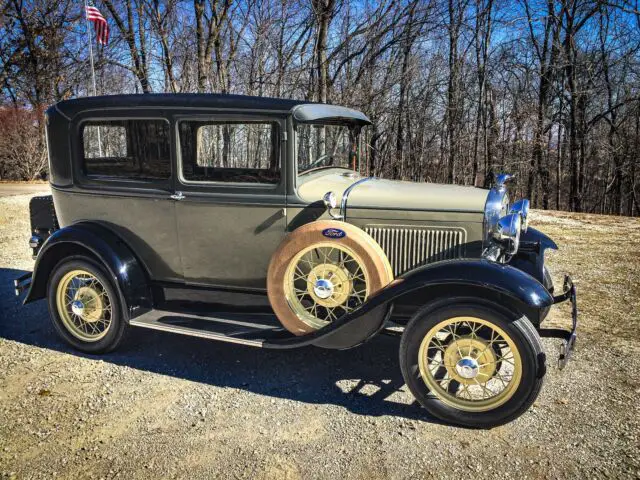 1931 model a ford deluxe sedan