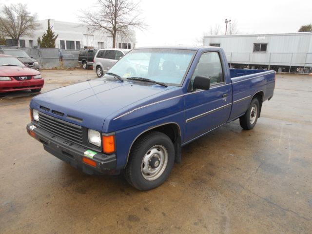 1986 nissan pickup regular cab automatic with only 109,228 miles (needs engine)