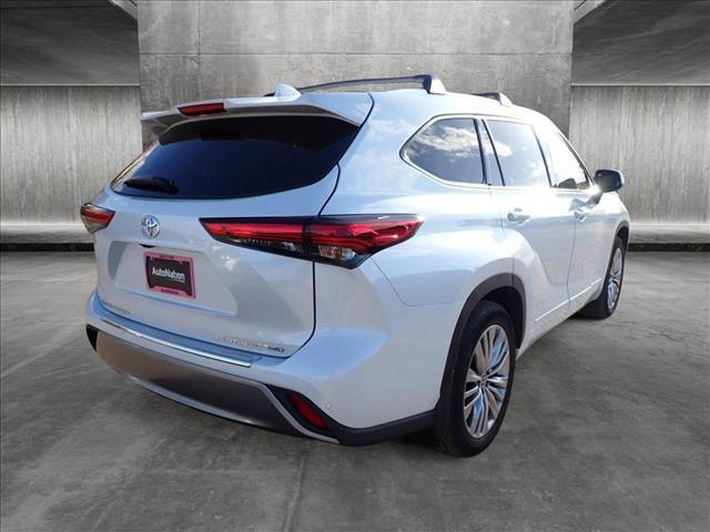 2022 toyota highlander platinum