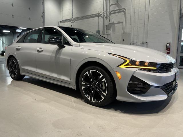 2022 kia k5 gt-line