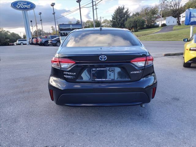 2022 toyota corolla hybrid le