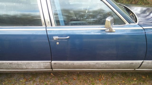 1990 cadillac brougham d'elegance/92000 miles/runs good/air/needs some restoring