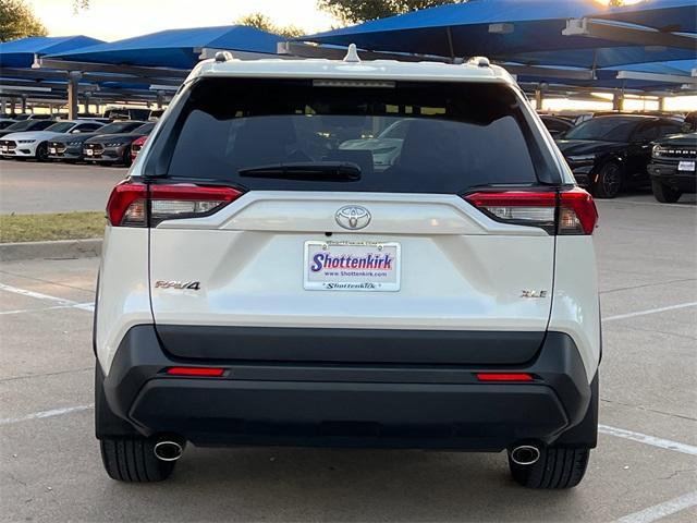2022 toyota rav4 xle premium