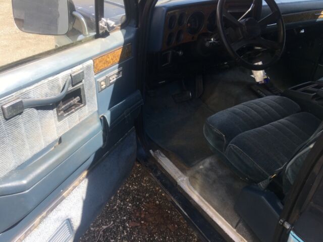 1990 chevy suburban, all original, needs tlc, bodywork etc