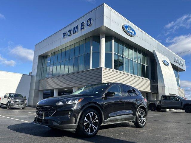2022 ford escape se