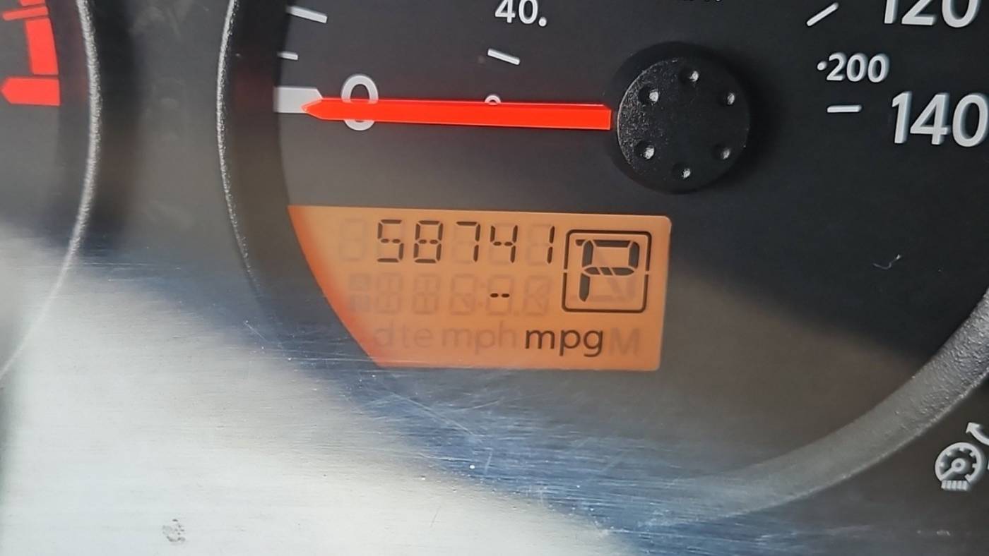 2021 nissan frontier sv