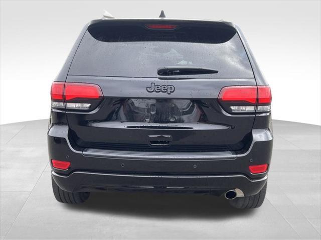 2022 jeep grand cherokee laredo