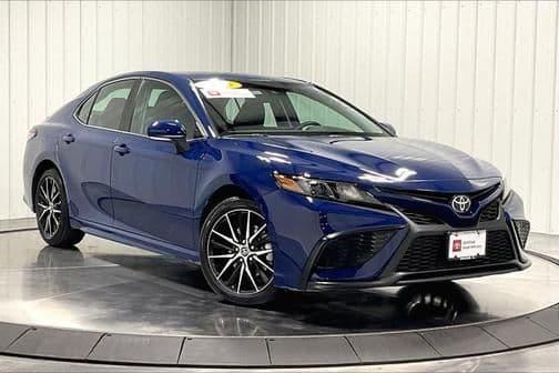 2023 toyota camry se in moline, illinois
