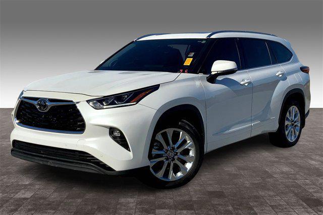 2022 toyota highlander limited