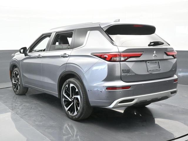 2022 mitsubishi outlander sel