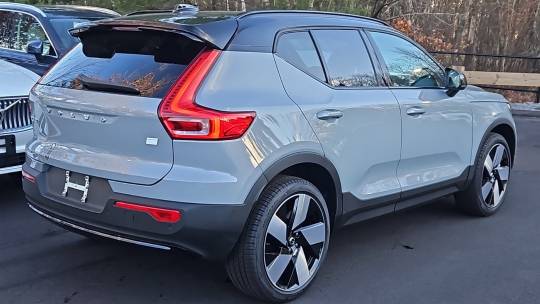 2024 Volvo XC40