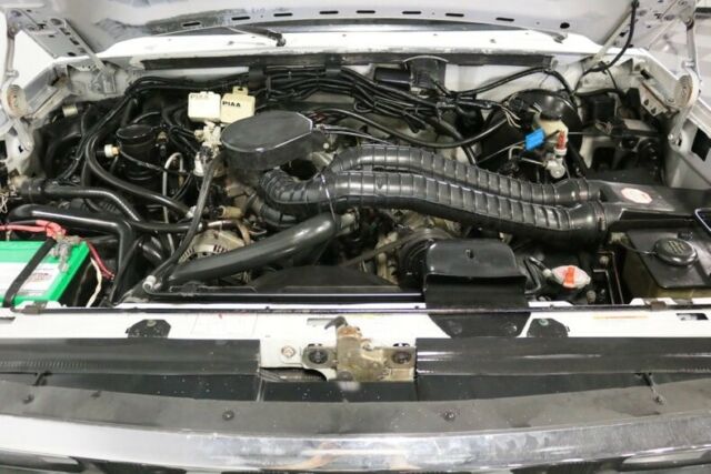 5.8l v8, auto w/ od, cold a/c, lifted, clean history! ready for the trails!