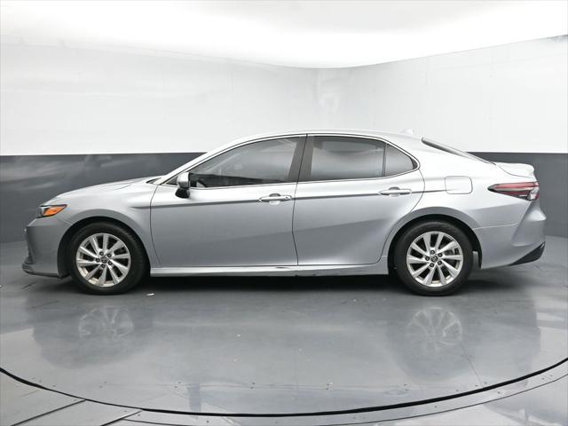 2021 toyota camry le