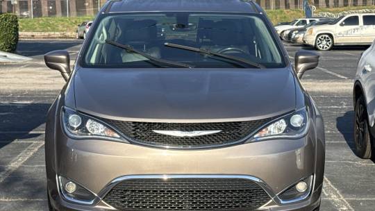 2018 Chrysler Pacifica touring l plus